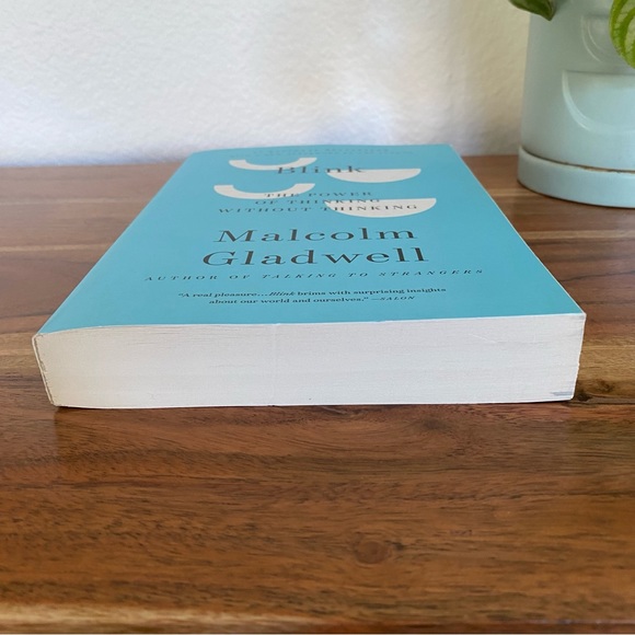 Blink by Malcom Gladwell, Paperback - Picture 7 of 7